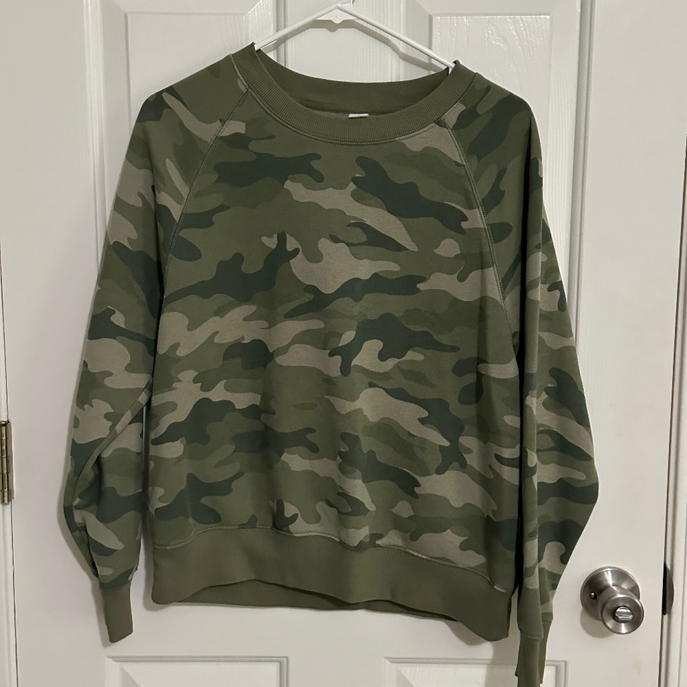 Old Navy Camp Women's Sweatshirt - Size Medium